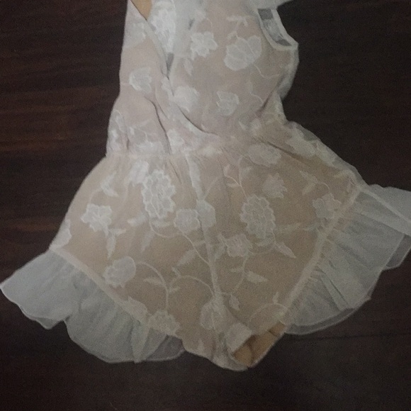 NEVER BEEN WORN Charlotte Russe Romper - Picture 8 of 8